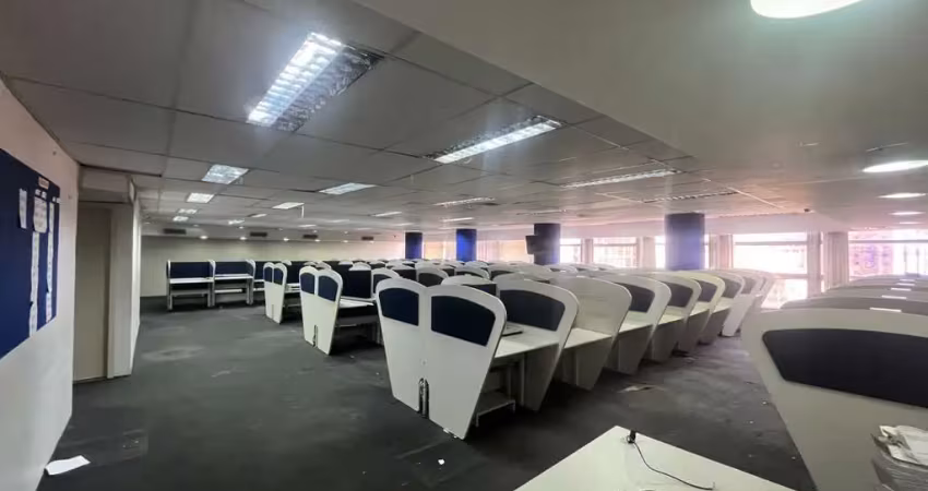 Sala comercial com 4 salas para alugar na Rua Líbero Badaró, 473, Centro Histórico, São Paulo