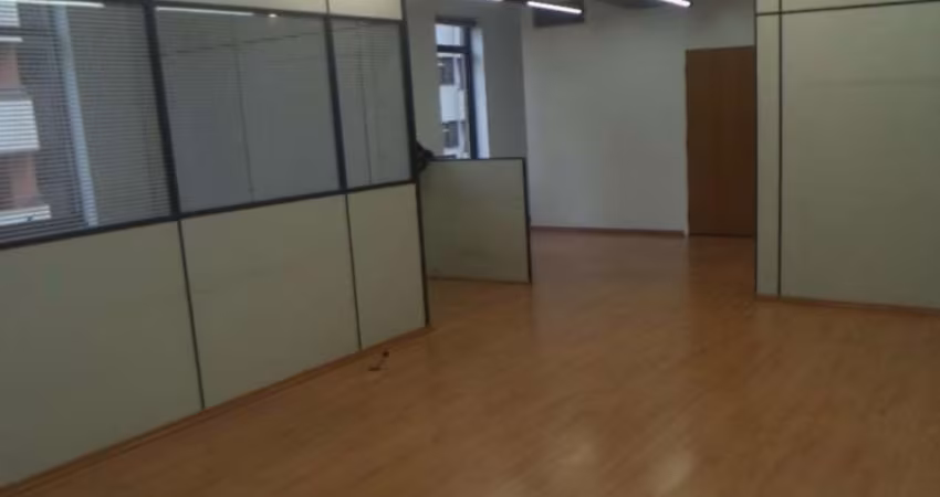 Sala comercial com 4 salas para alugar na Rua Sansão Alves dos Santos, 433, Cidade Monções, São Paulo