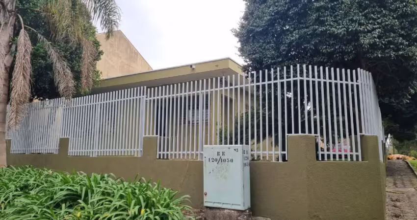 Casa com 4 quartos para alugar no Bom Retiro, Curitiba 
