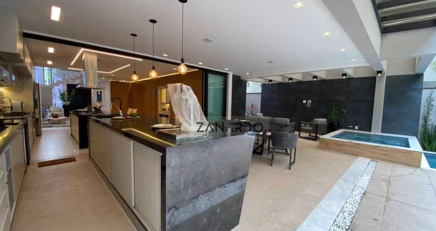 Casa de alto padrão à venda em Riviera de São Lourenço