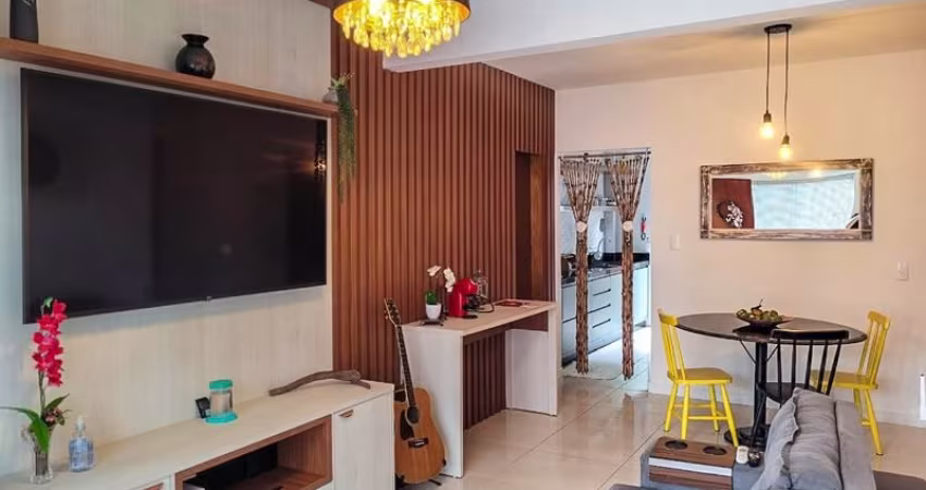 Ótimo Apartamento AVERBADO - Semi Mobiliado com 02 dormitórios a 500 metros da praia!!