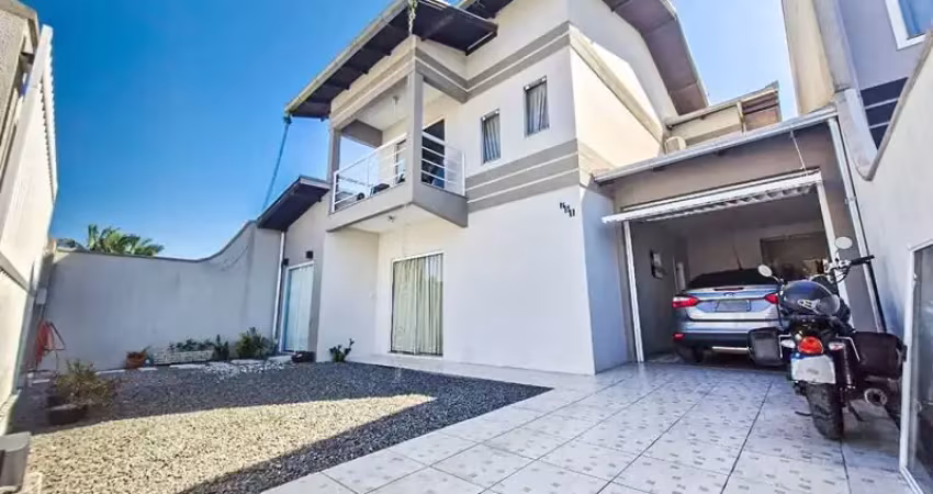 Casa com 3 quartos à venda na Avenida Prefeito Cirino Adolfo Cabral, Meia Praia, Navegantes