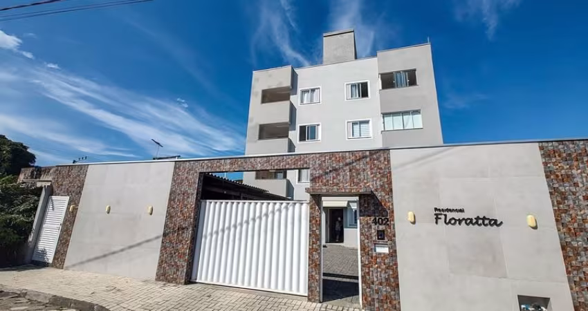 APARTAMENTO NO CENTRO DE NAVEGANTES A 400 METROS DA PRAIA COM 02 DORMITÓRIOS SENDO 01 SUÍTE!!
