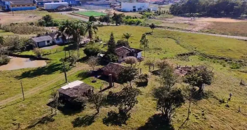 Excelente oportunidade terreno de 25.000 m² na rodovia gov. mário covas (br-101) - próximo ao posto graal