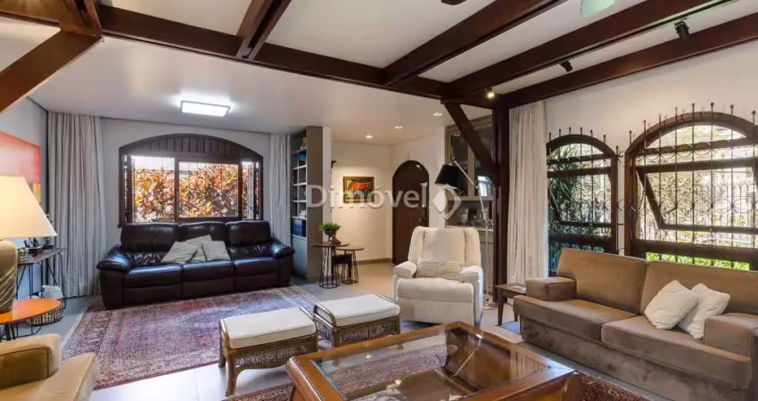 Casa com 3 quartos à venda na Rua Inhanduí, 252, Cristal, Porto Alegre