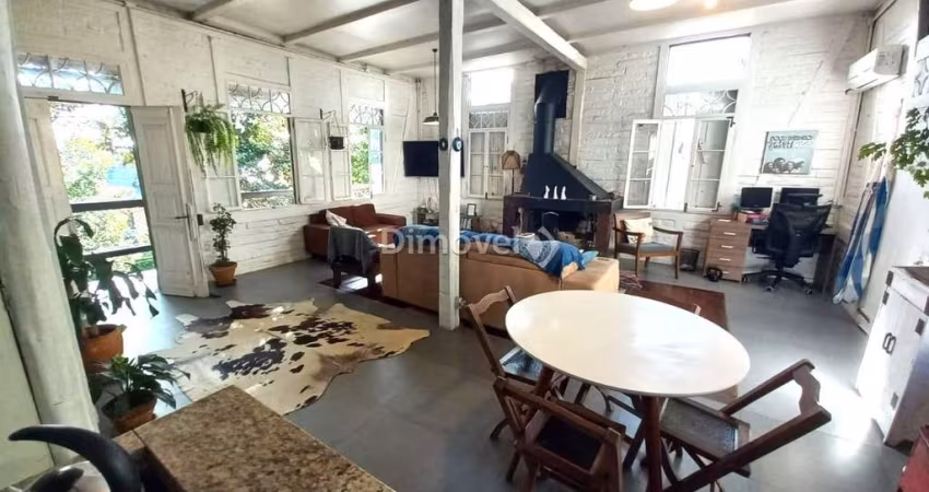 Casa com 3 quartos à venda na Rua Charruas, 59, Espírito Santo, Porto Alegre