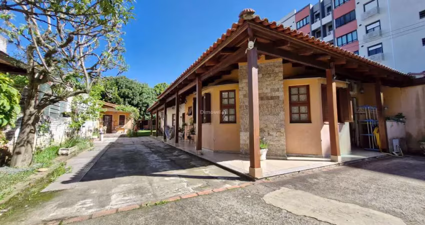Casa com 2 quartos à venda na Praça Tamandaré, 565, Cristal, Porto Alegre