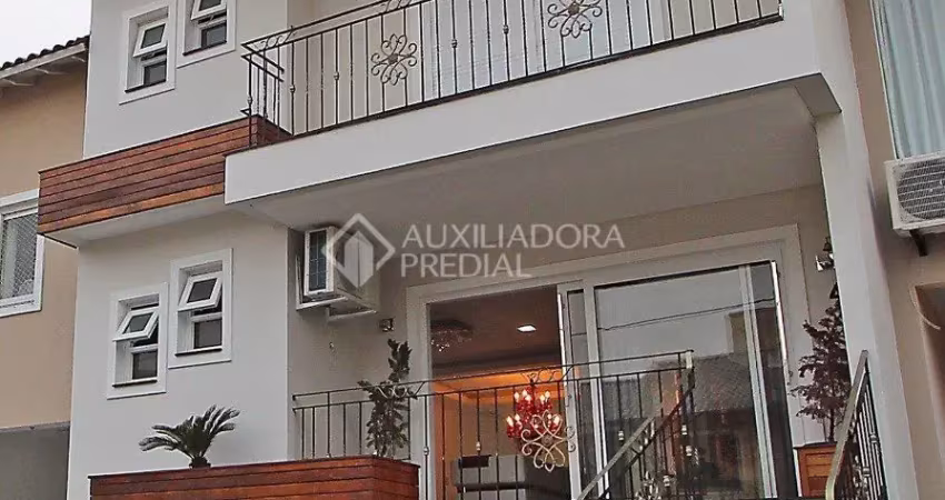 Casa em Condomínio à venda com 4 quartos 225 m²