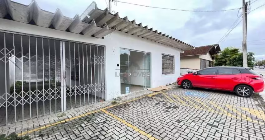 Casa com 3 quartos para alugar na Rua São Paulo, 1855, Itaum, Joinville