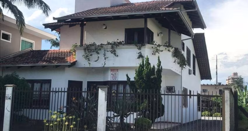 CASA no ANITA GARIBALDI com 4 quartos para VENDA, 296 m²