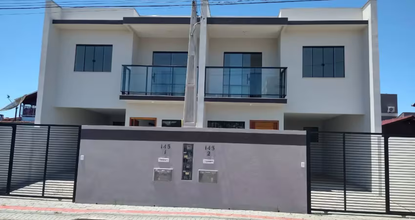 Sobrado geminado próximo à praia - praia da armação, penha sc