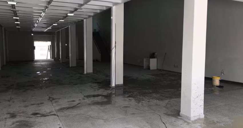 LOJA COM PÉ DIREITO DUPLO MAIS MEZANINO COM SALAS REFORMADA PROXIMO AO PISTAO SUL