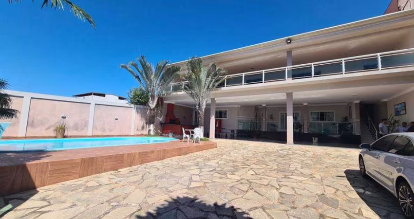 CASA EM CONDOMINIO, COM 3 SUITES, ARMARIOS PLANEJADOS, LAZER COMPLETO, OTIMA LOCALIZAÇÃO RUA 3