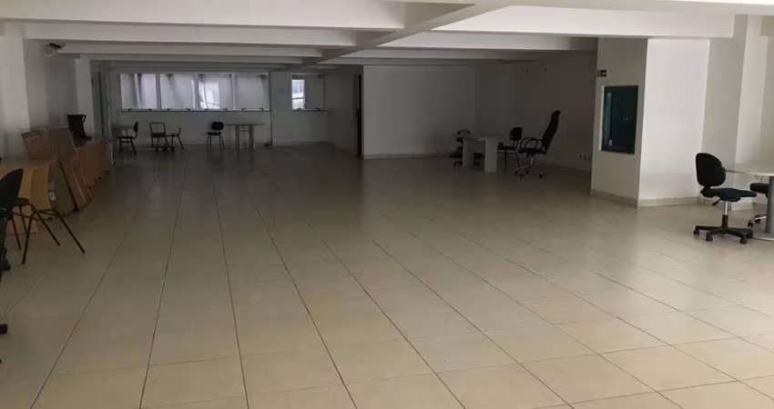 Prédio com subsolo sendo garagem, térreo, mais 2 pavimentos tipo, com elevador, e elevador de carga, ótimo para escola, cursos, escritórios para grandes empresa, clinicas, etc...