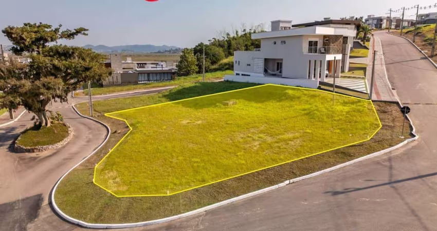 Terreno Exclusivo no Condomínio Quinta do Lago - Privacidade e Tranquilidade em Meio à Natureza