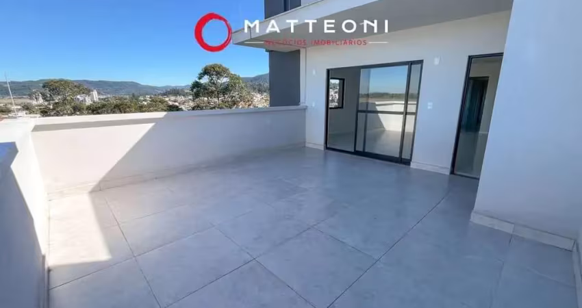 Cobertura em Oficinas com Vista Permanente — 3 Dormitórios, 1 Suíte e Living Amplo