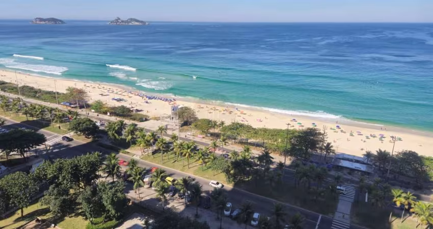 Apartamento Duplex, 4 Quartos, Condomínio Barramares - Vista Frontal Mar