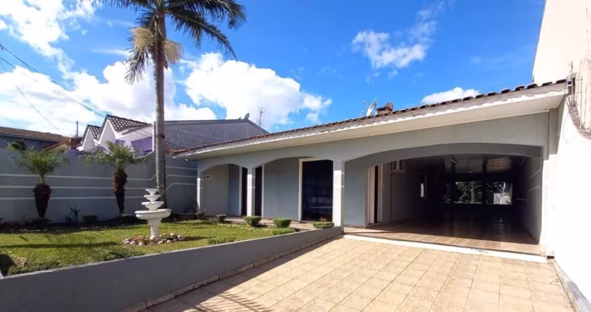 Ampla Casa residencial disponível no Contorno.