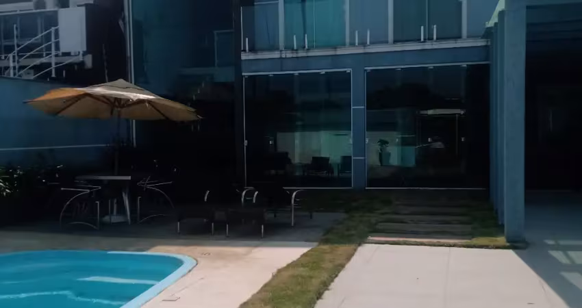 Casa com 3 quartos para alugar na Avenida Paranaguá, 35, Curraes, Matinhos