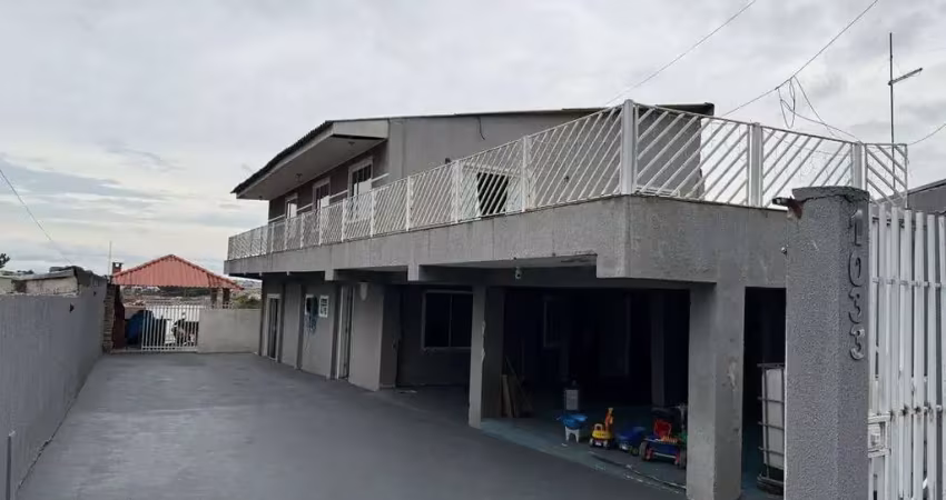 Sobrado para Locação de Alto Padrão com Piscina no Centro de Fazenda Rio Grande