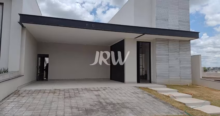 CASA TÉRREA NO CONDOMÍNIO RESIDENCIAL LONDON PARK NO BAIRRO ITAICI NA CIDADE DE INDAIATUBA - SP  Área total 300 m2 Área total construída 177 m2  Salas