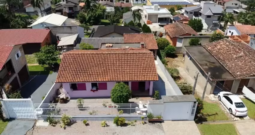 Casa alvenaria, com 03 dormitórios e edícula em cocal do sul/sc