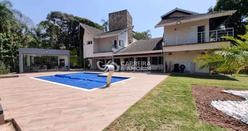 CASA À VENDA EM CONDOMÍNIO FECHADO COM 600m², PISCINA AQUECIDA, 4 SUÍTES, ALTO PADRÃO, 10 VAGAS DE GARAGEM, SALA DE CINEMA, ITAPECERICA DA SERRA