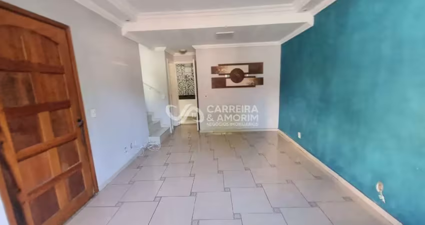 Casa a venda em condomínio, 3 dormitórios, suíte, sala 2 ambientes, 3 banheiros, quintal, 2 vagas. condominio villagio vila fiori. parque munhoz.