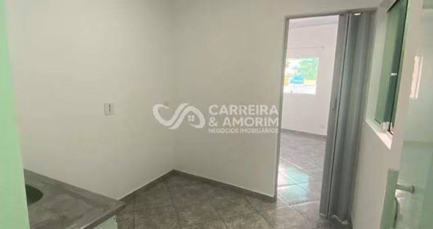 ALUGO CASA COM 02 CÔMODOS, INCLUSO, ÁGUA, INTERNET E TV A CABO -  R$ 800,00, JARDIM DUPRAT / JARDIM CAPELINHA.