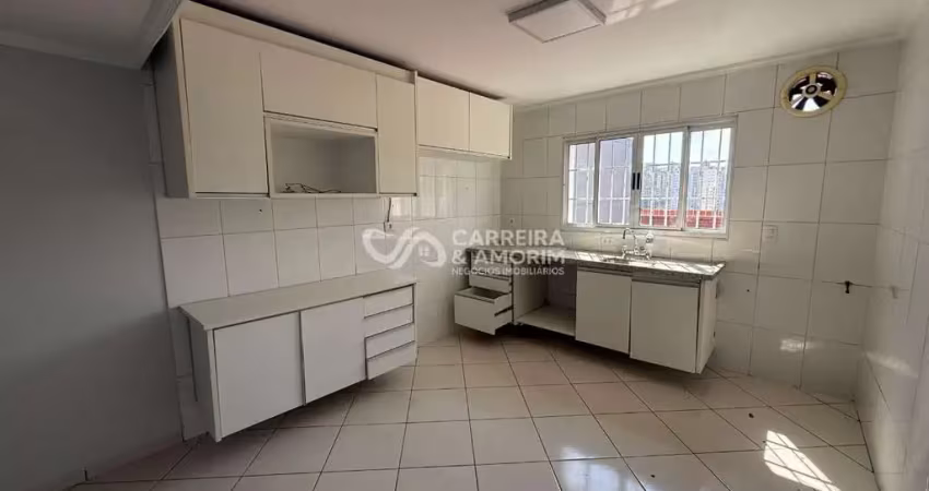 Alugo sobrado com 04 dormitórios, sala, cozinha, 2 vagas + quintal, churrasqueira, a 5 minutos da estação metrô giovanni gronchi - jardim monte azul.
