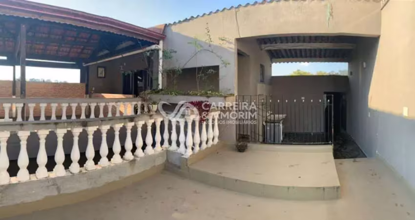 Vende-se casa com salão comercial, 250m2, 04 quartos, sendo 02 suíte, itapecerica da serra, jjardim branca flor, parque dos ypês.
