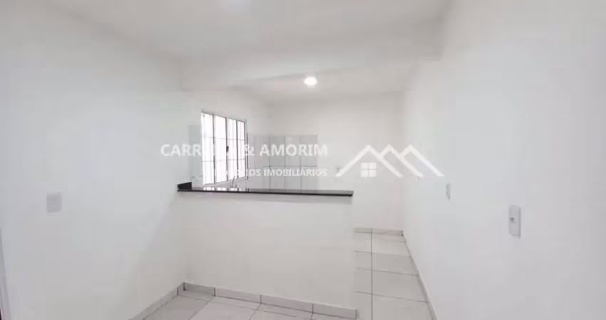 Alugo casa com 03 cômodos, à 4 min (800 m) do metrô campo limpo, jardim germânia, estrada de itapecerica, shopping campo limpo.