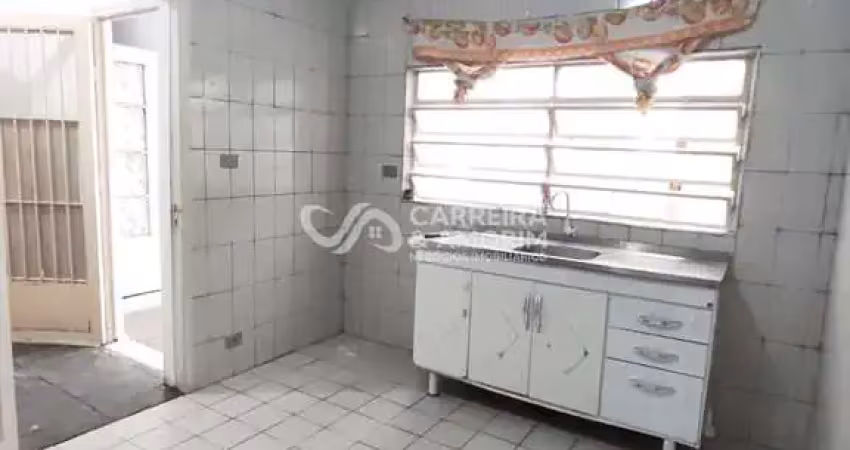 Alugo casa com 04 cômodos, jardim germânia, jardim capelinha, estrada de itapecerica, metrô campo limpo.