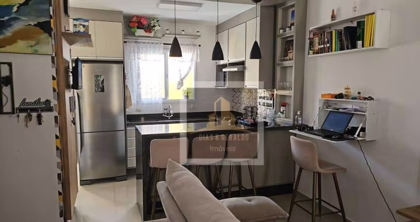 Sobrado com 2 dormitórios à venda, 72 m² por R$ 375.000 - Loteamento Vila Romana - Jacareí/SP