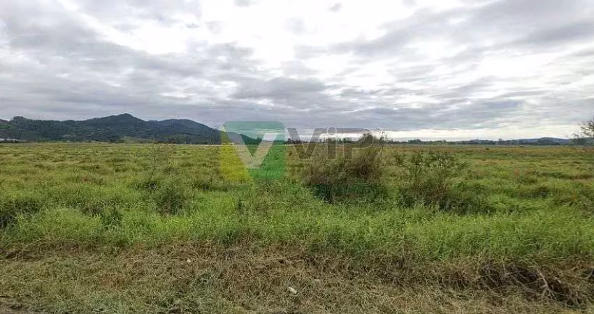 Terreno à venda no Escalvado, Navegantes 