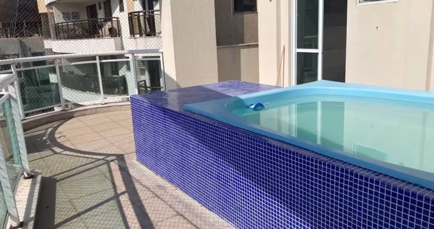 Cobertura de luxo com piscina privativa na freguesia - o seu refúgio urbano!