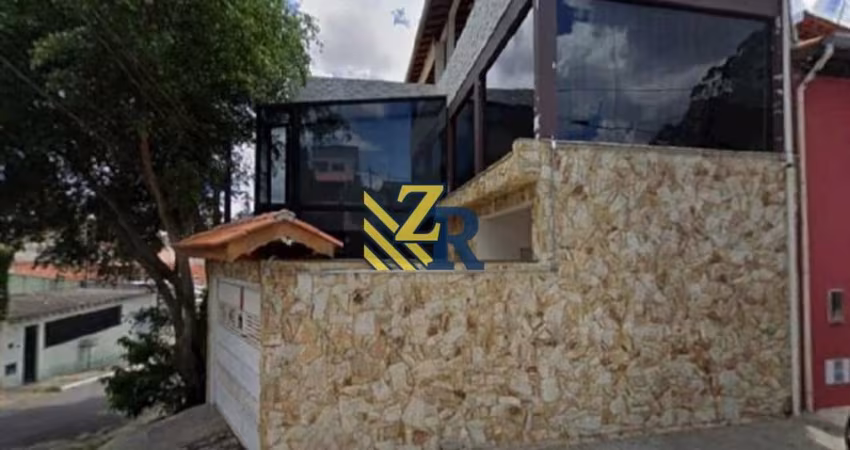 Sobrado à venda no Jd. Esmeralda, 190m², 3 dormitórios, 4 vagas, com piscina