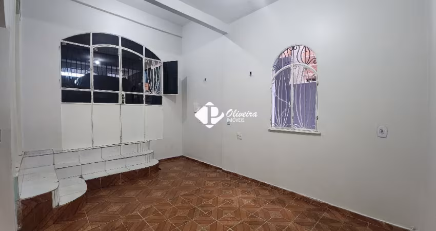 Alugo casa no Manoa, próximo ao supermercado Vidal