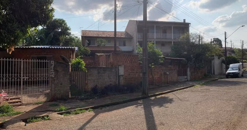 Terreno com construção a venda no Jd. Ouro Branco