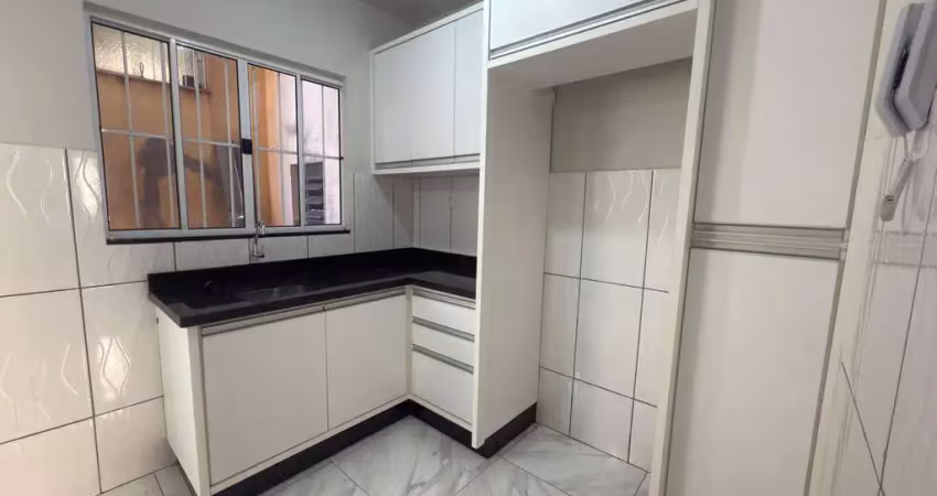 Apartamento com 3 quartos na beira do lago igapó - r$1.450,00