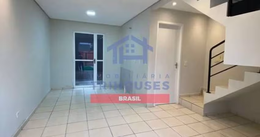Excelente sobrado com 2 quartos à venda, Campo de Santana, Curitiba, PR por apenas R$259.000,00!!