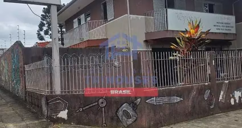Excelente sobrado residencial com papelaria junto a mais de 30 anos, no bairro boqueirão ao lado do