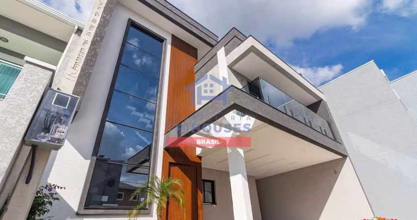Sobrado Triplex alto padrão em condominio fechado com 4 dormitórios e 2 suítes à venda, no bairro U