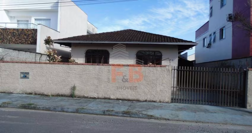 CASA no JARDIM IRIRIÚ com 3 quartos para LOCAÇÃO, 90 m²