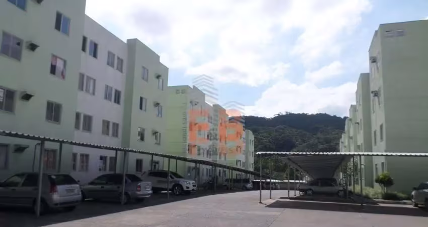 Apartamento no iririú com 3 quartos para locação, 65 m²