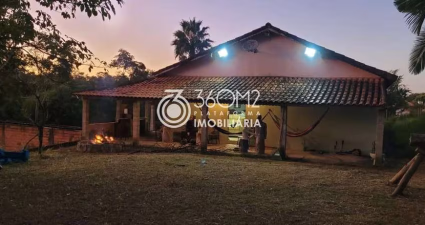 Chácara para Venda em Tatuí, Centro, 3 dormitórios, 1 suíte, 3 banheiros, 4 vagas
