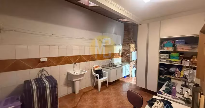 Lindo sobrado,  3 quartos, suite, 2 vagas garagem,closet - bosque dos ipes