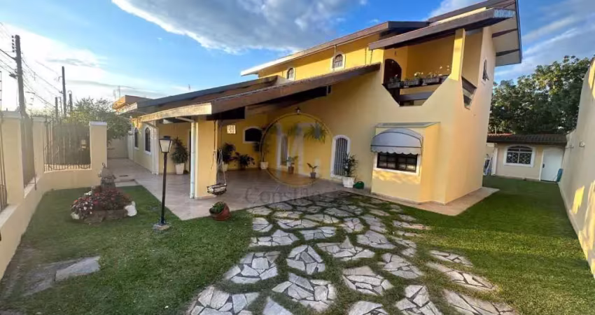 Sobrado com 4 dormitórios à venda, 320 m²  - Eugênio de Mello