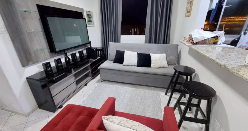 BOM APARTAMENTO BEM AREJADO, SOL DA MANHÃ, ÔNIBUS, PADARIA E MERCADO PRÓXIMOS! ACESSO RÁPIDO PARA O CENTRO
