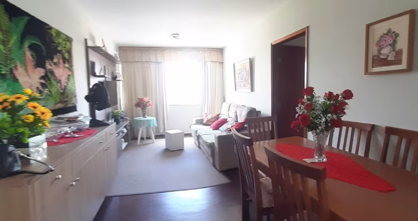 “Apartamento Espaçoso no Estreito – Sol, Conforto e Qualidade de Vida!'